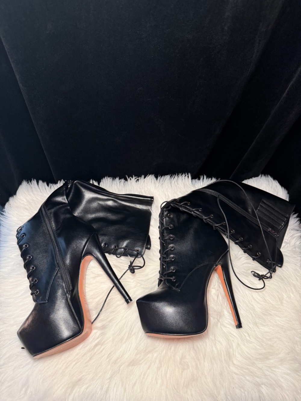 Women's Richealnana Black Lace-Up Platform Knee Boots - Picture 9 of 11